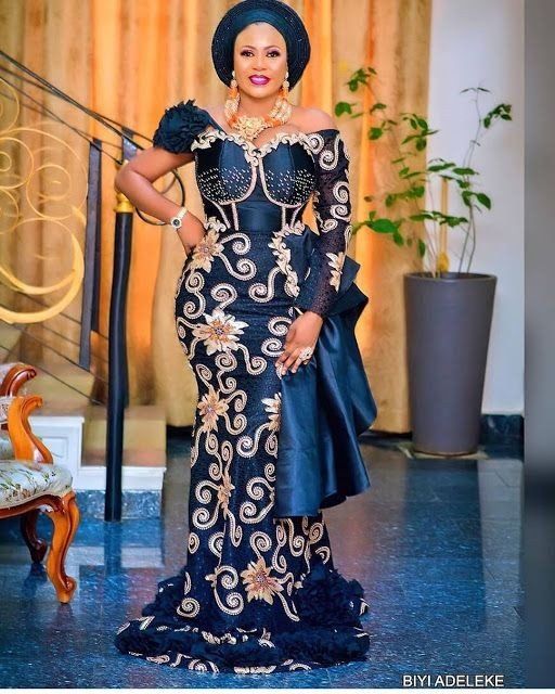 Latest Aso Ebi Styles for this Weekend Nigeria - Reny styles