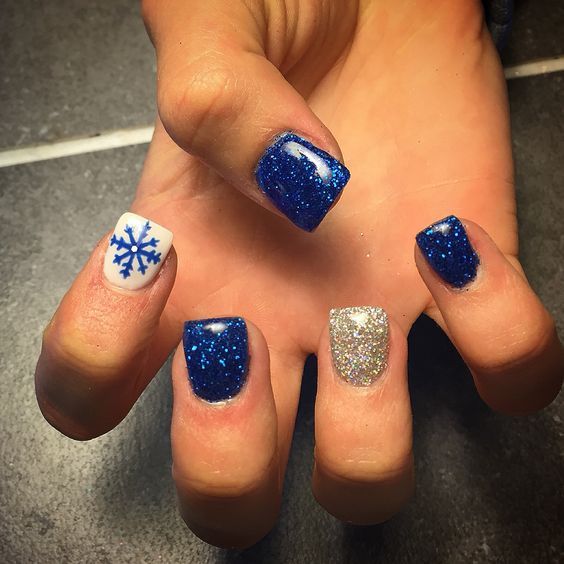 Beautiful Snowflake Nail Art for coolest girls - Reny styles