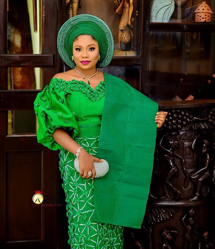 Gorgeous Ankara Asoebi Styling with Modern Outfits - Reny styles