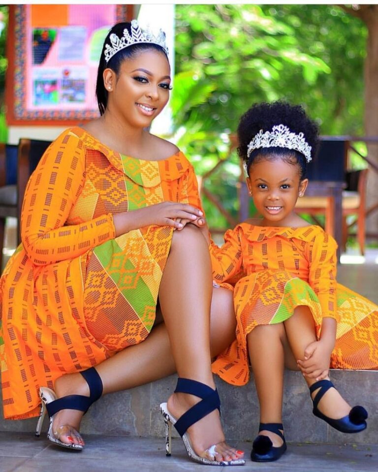 Stylish Duo! Amazing Mother and Daughter’s Fashion Looks 2023 - Reny styles