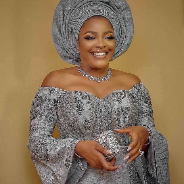 Top Ravishing Aso Ebi Styles For Swag Ladies - Reny styles