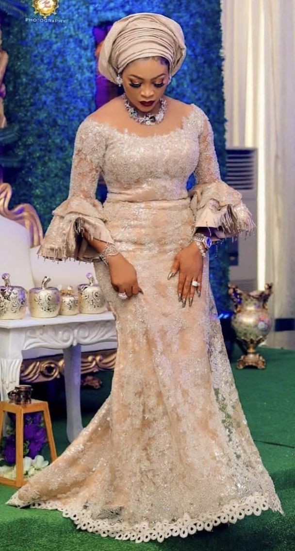 Hottest African Aso-Ebi Dresses 2023 Nigerian Wedding - Reny styles