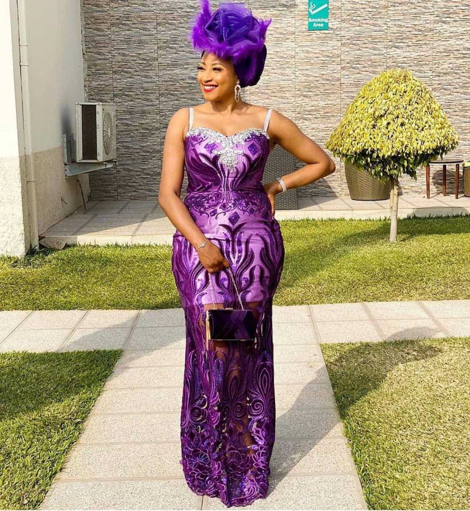 Latest Aso Ebi Styles in Nigeria 2022 - Reny styles