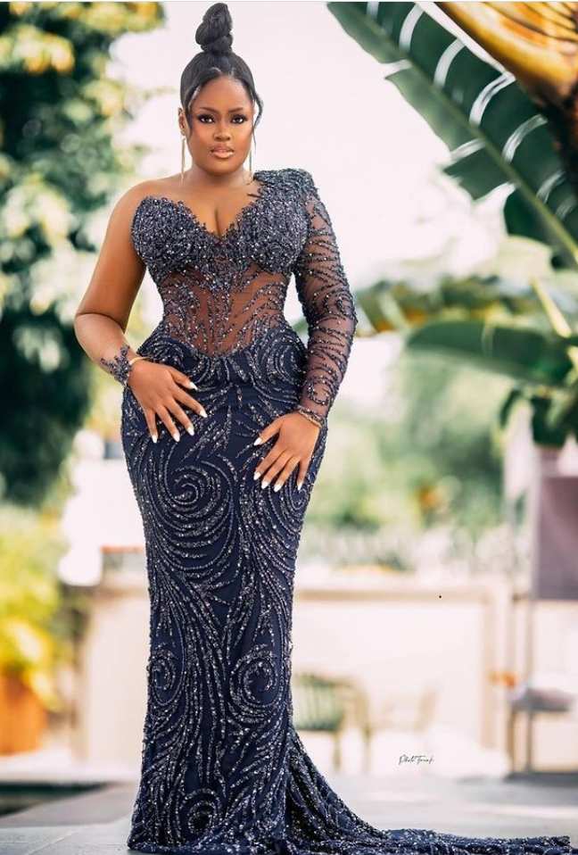 Lace African dresses designs 