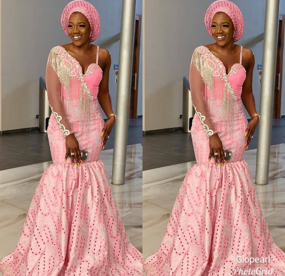 Top Asoebi Styles For Sophisticated Ladies 2023 - Reny styles